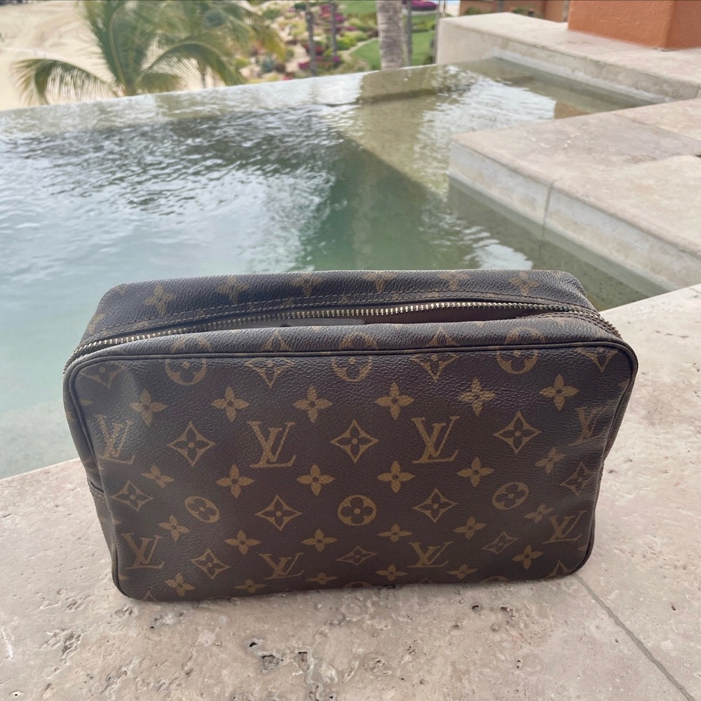 Louis Vuitton Monogram Canvas Toiletry Pouch Trousse 28